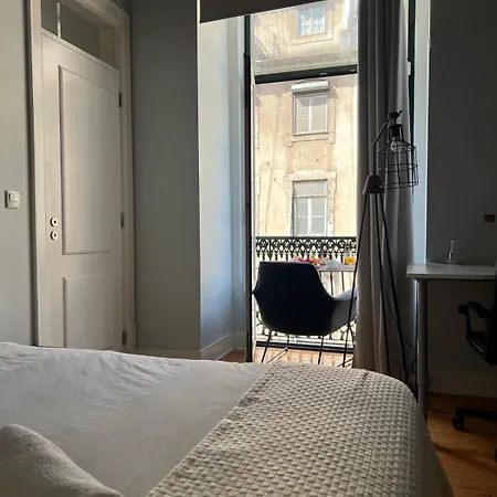 Hideaway: With Private Bathroom And Charming Balcony! Homestay Lisbon