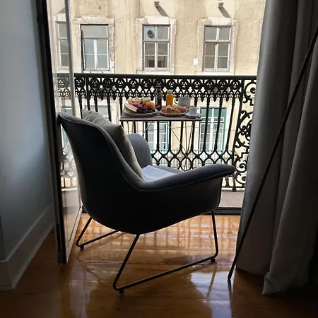 Hideaway: With Private Bathroom And Charming Balcony! Проживание в семье