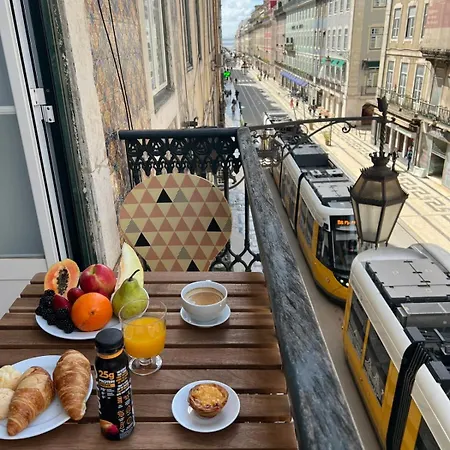 Hideaway: With Private Bathroom And Charming Balcony! Lisbon