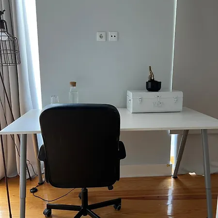 Hideaway: With Private Bathroom And Charming Balcony! Homestay Lisbon